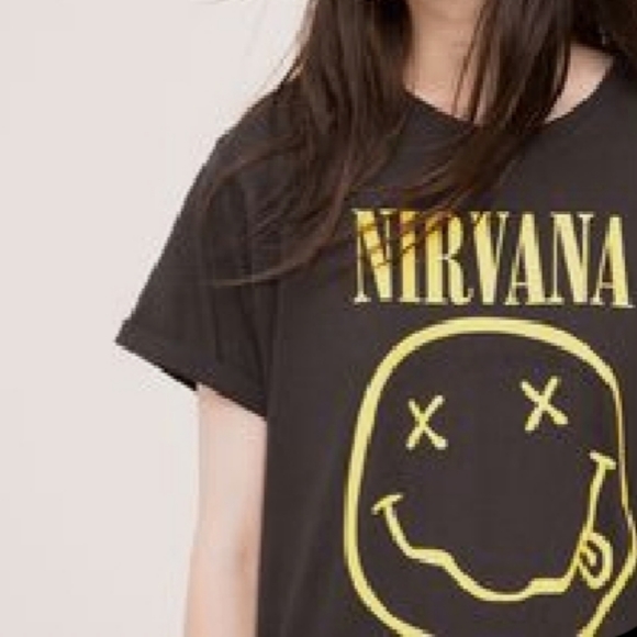 pull and bear nirvana shirt